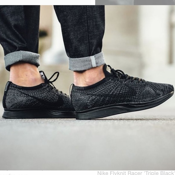 nike racer flyknit triple black